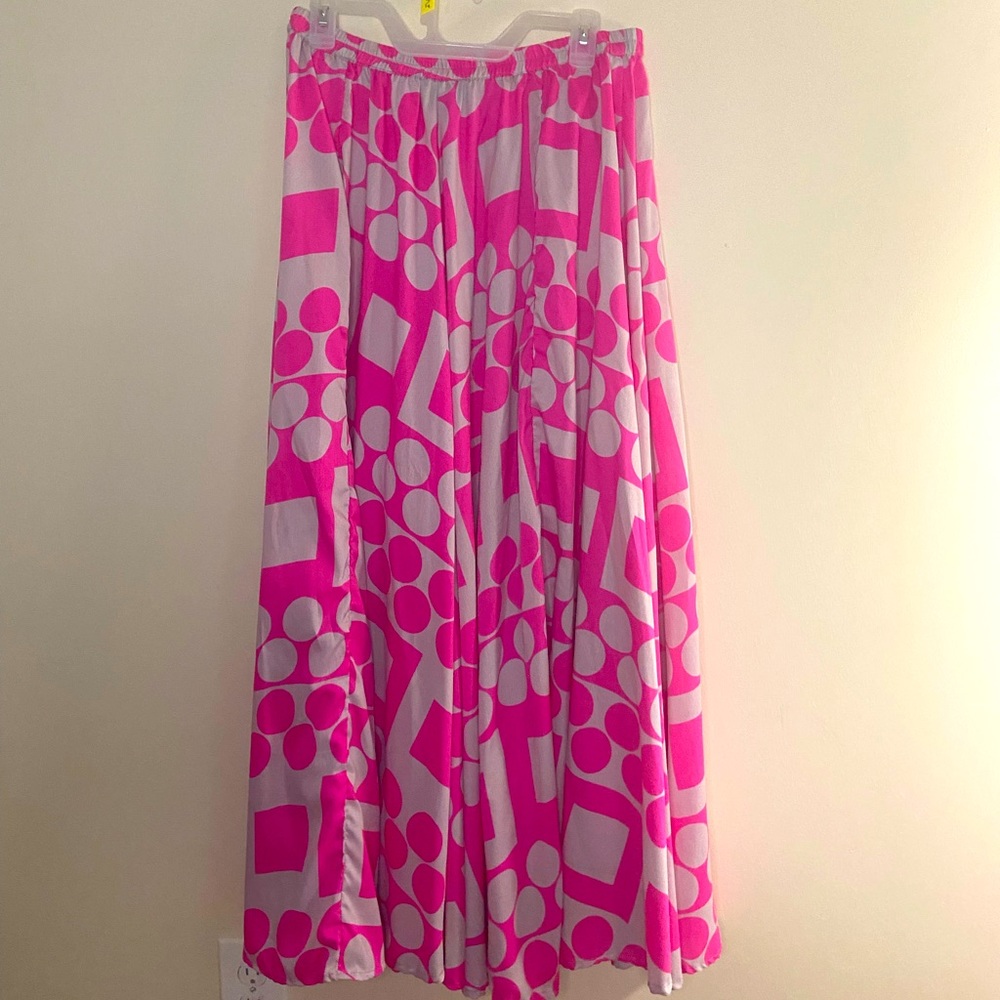 Long and Flowing Geometric Skirt